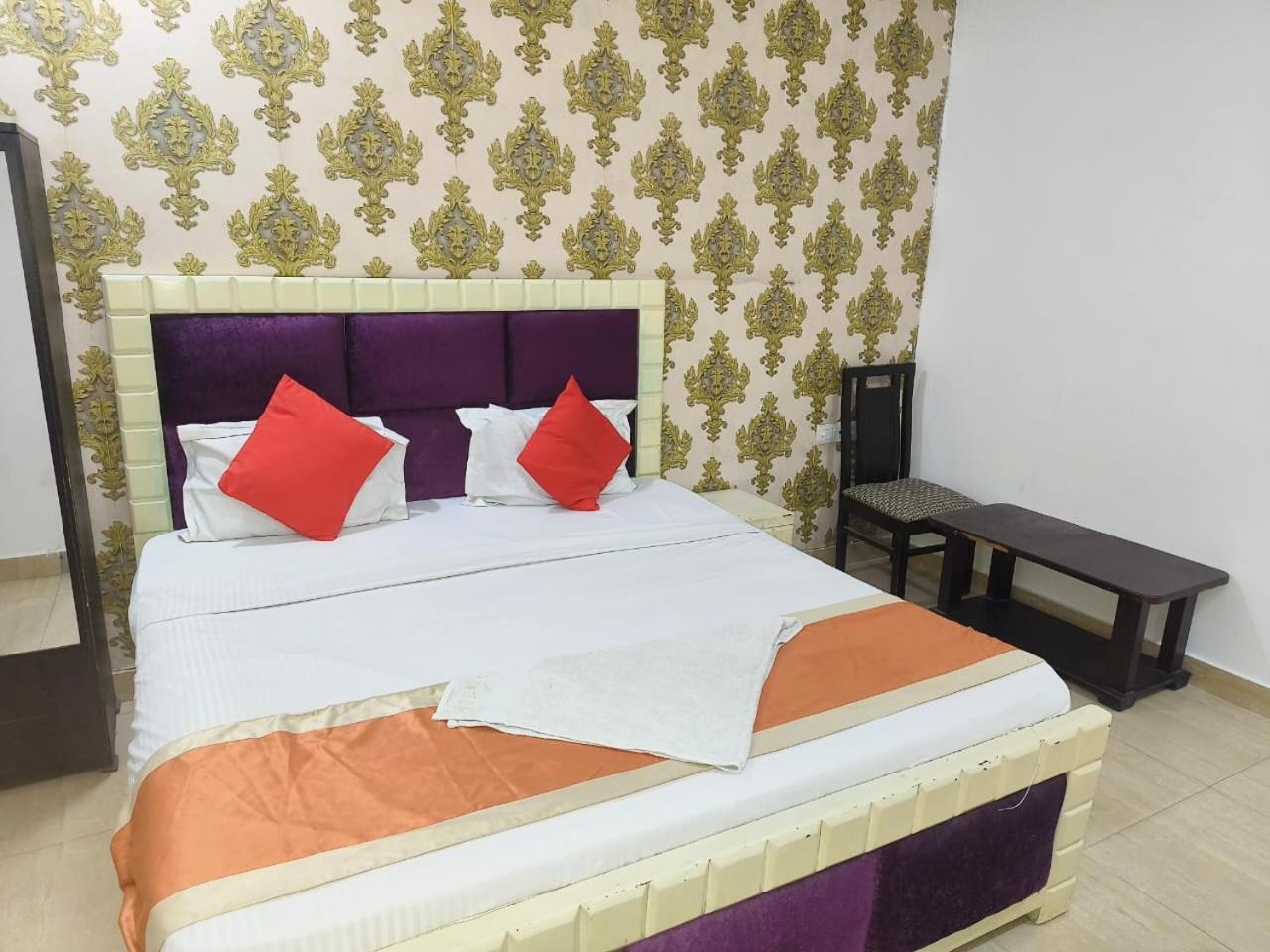Hotel Jps Delight 3*